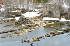 The snow is melting at Saccarappa falls